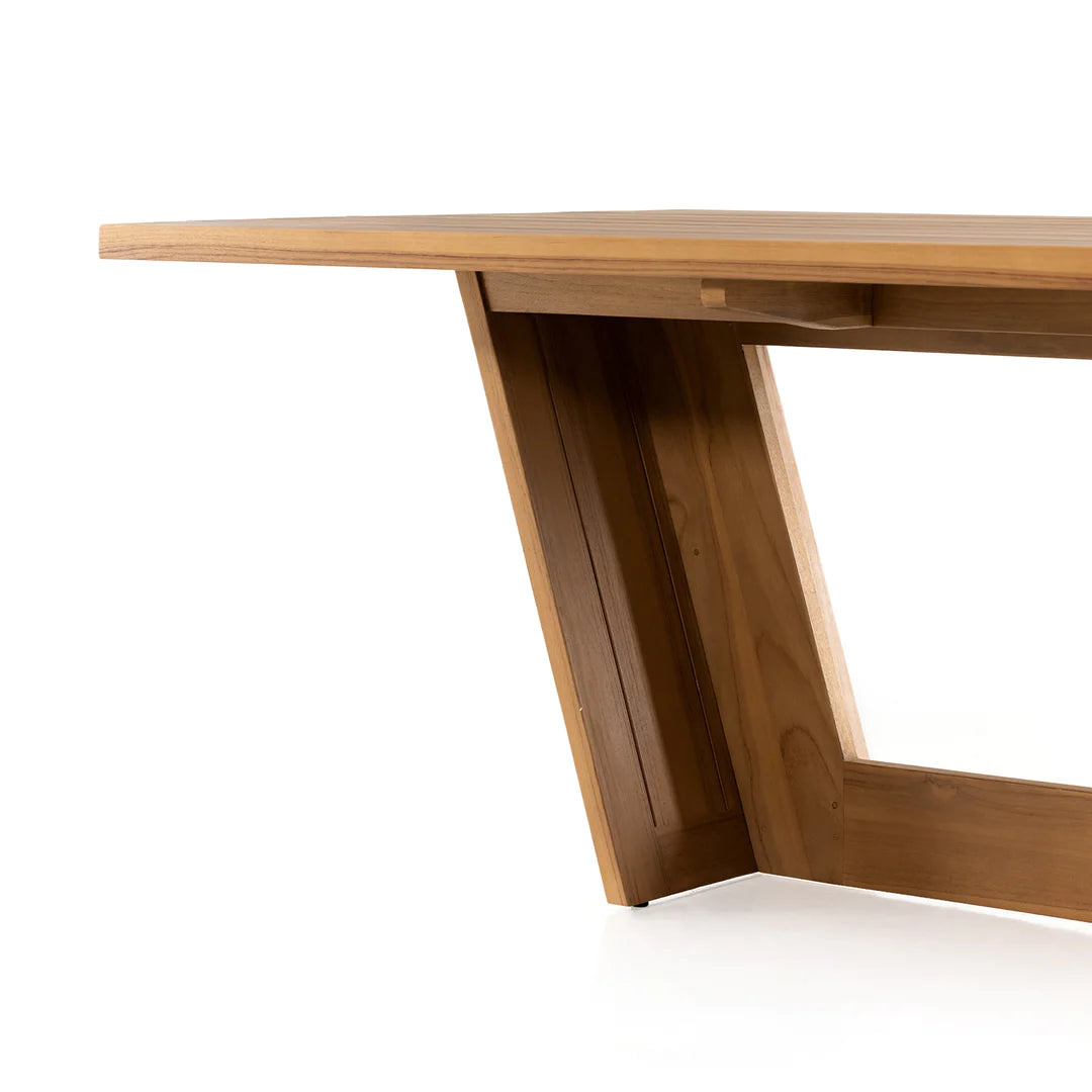 Brisa 8-Seater Outdoor Dining Table