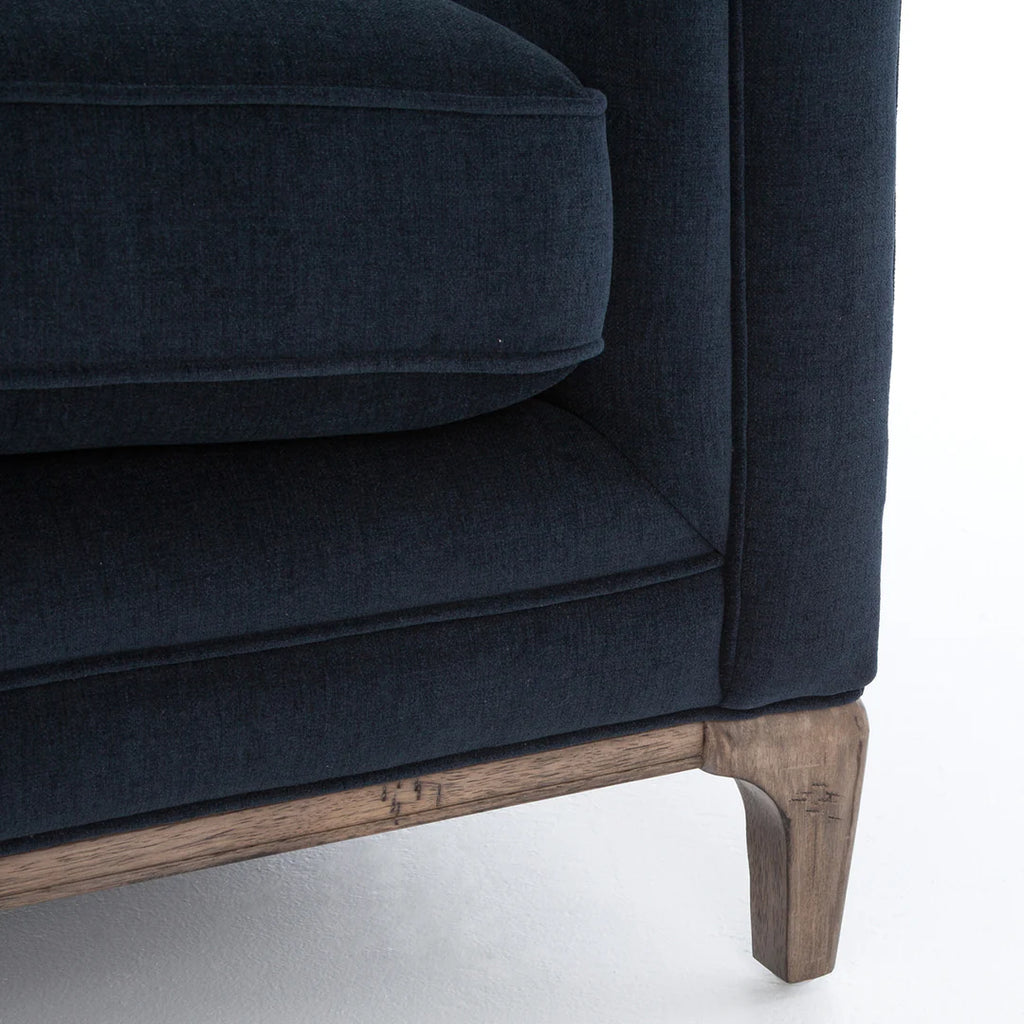 Mālūlū 2-Seater Velvet Couch