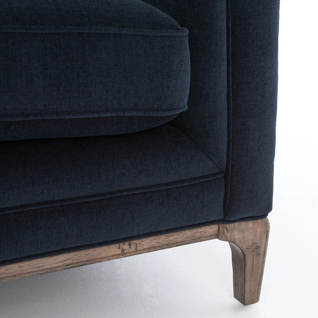 Mālūlū 2-Seater Velvet Couch